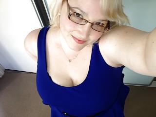25P Adorable chubby blonde shows cleavage