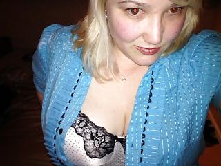 25P Adorable chubby blonde shows cleavage