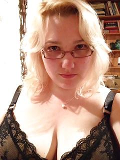 25P Adorable chubby blonde shows cleavage