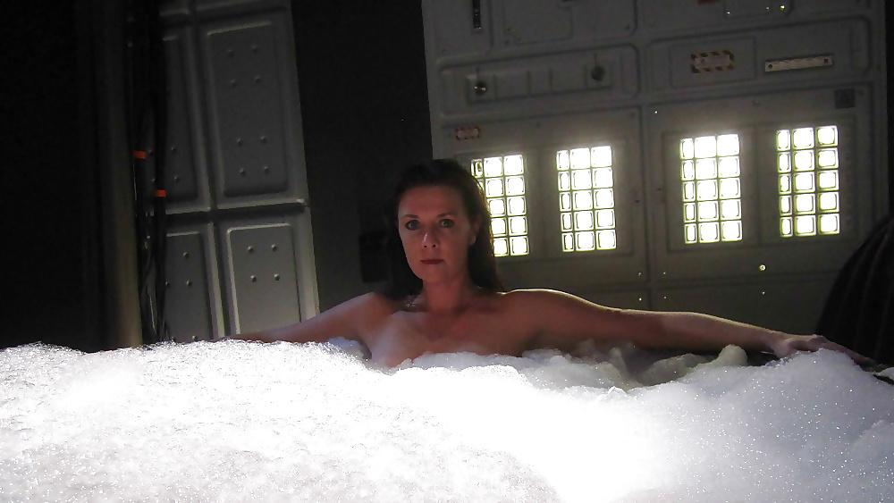 25P Lovely Amanda Tapping