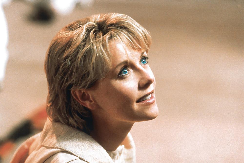 25P Lovely Amanda Tapping