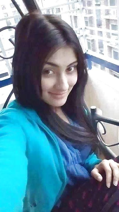 25P Stunning Adorable Muslim Babes 