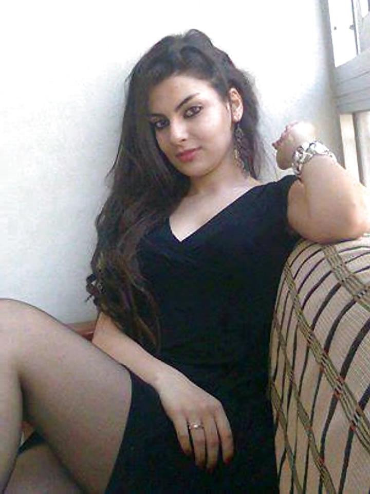 25P Stunning Adorable Muslim Babes 