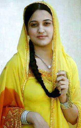 25P Stunning Adorable Muslim Babes 