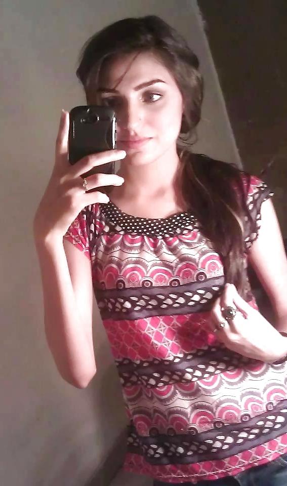 25P Stunning Adorable Muslim Babes 
