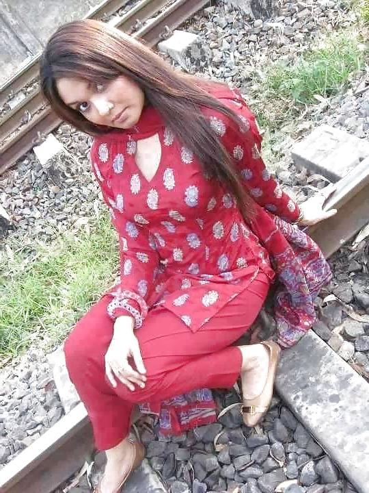 25P Stunning Adorable Muslim Babes 
