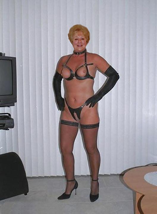 19P SWEET, LOVLY MOMS IN LEATHER,PVC,LATEX UPLOAD FROM HELLE