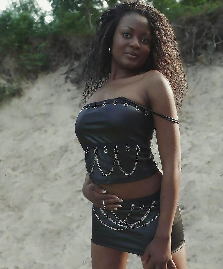 19P SWEET, LOVLY MOMS IN LEATHER,PVC,LATEX UPLOAD FROM HELLE