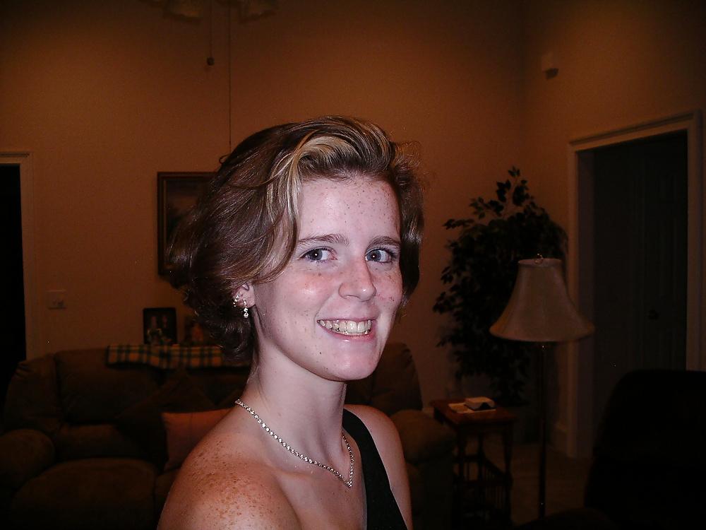 25P Adorable Teen Exposed