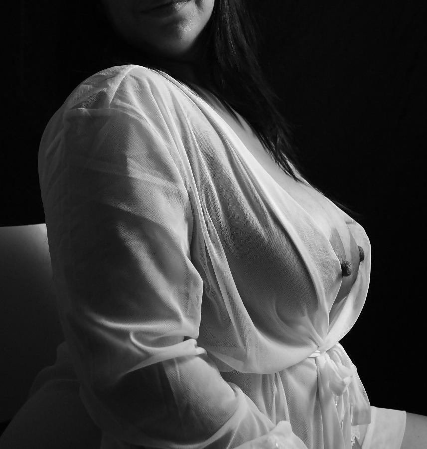 8P Lovely Latin Nipples