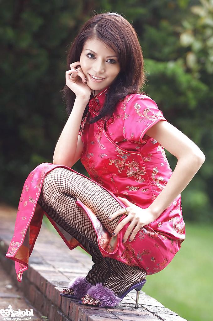 12P Adorable asian babe slowly stripping off her clothes and spreading her legs