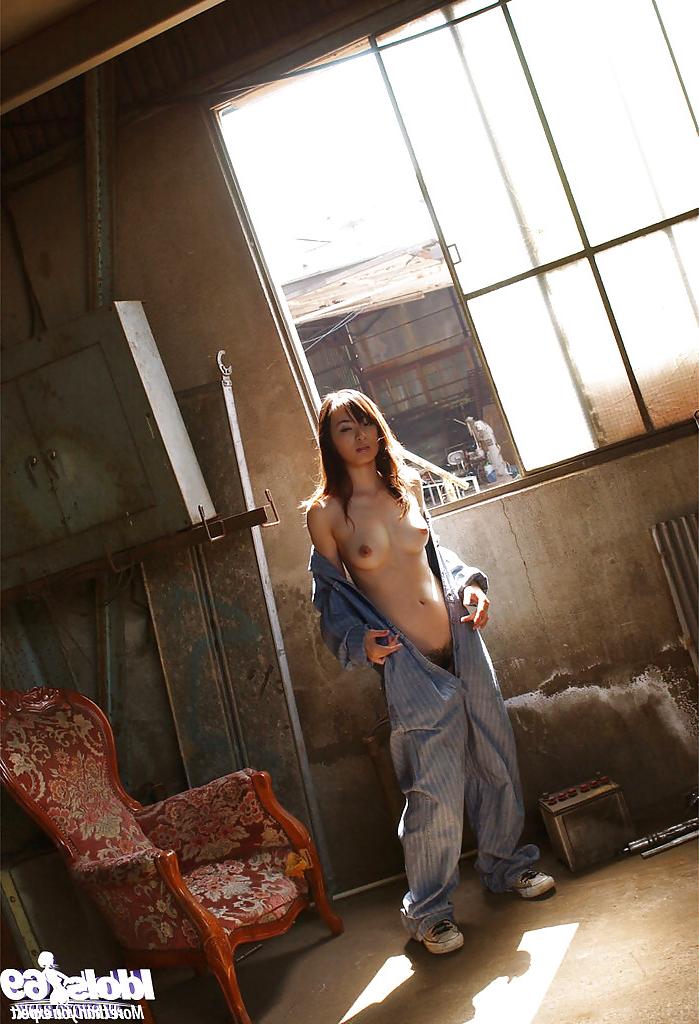 16P Loveable asian teen Hikaru Koto revealing her amazingly tempting body