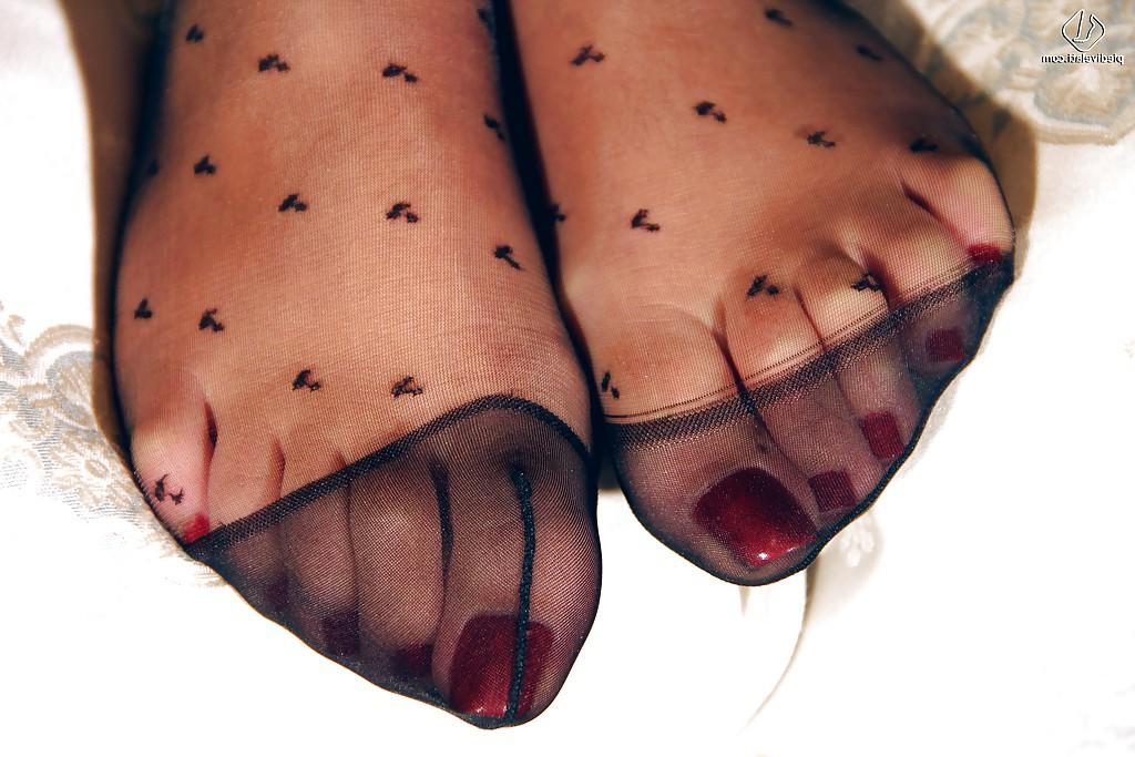 16P The most adorable foot fetish girl Valentina showing her sexy feet