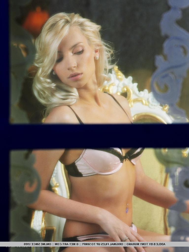 18P Pictures of hot girl Adele B being your 1920s pinup girl for the evening