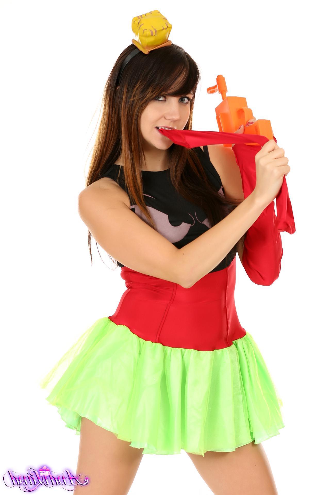 15P Pictures of teen girl Andi dressed up as Marvin The Martian