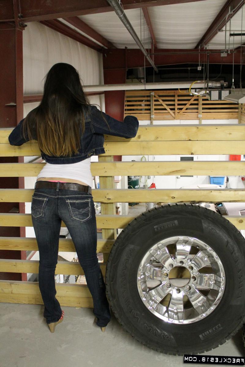 12P Teen hottie Freckles 18 strips to her panties and jacket in the auto shop
