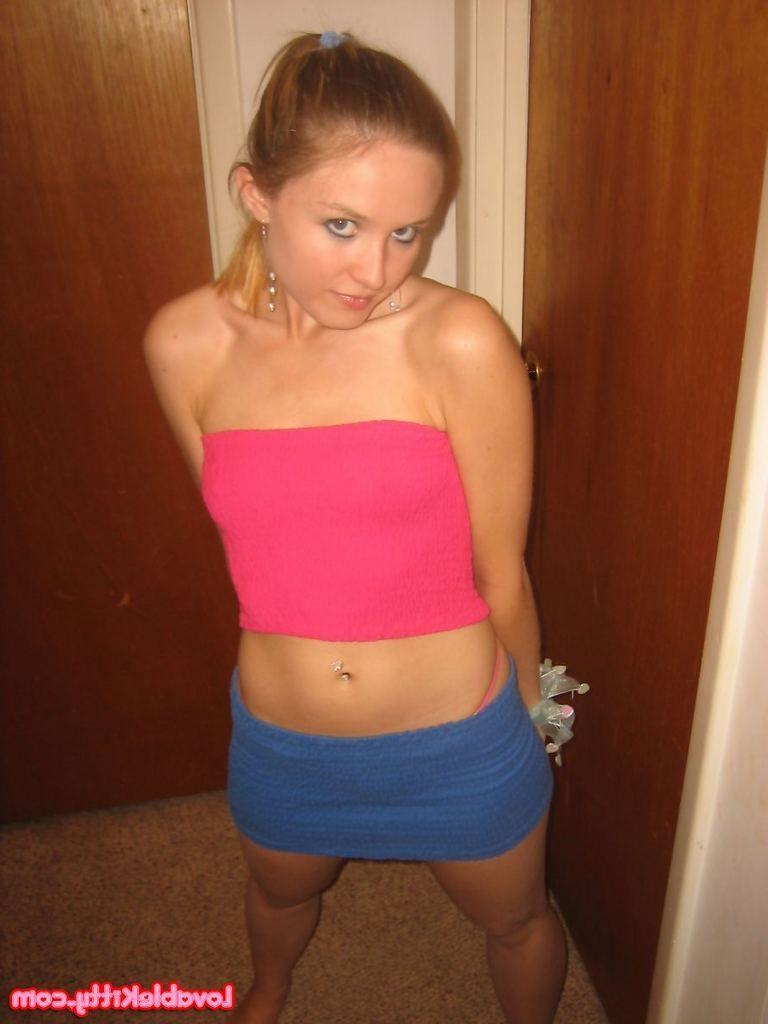 15P Pictures of Lovable Kitty exposing her fun parts