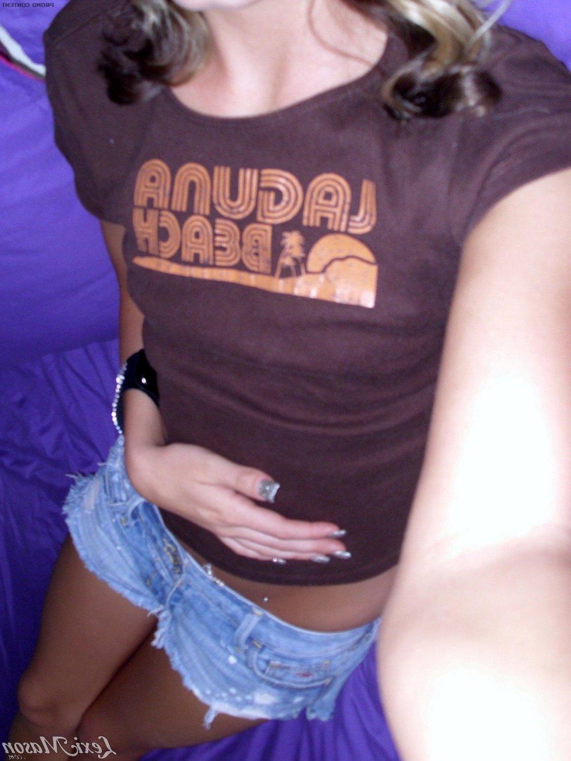 15P Pictures of adorable teen girl Lexi Mason taking pics of her boobs and pussy in bed