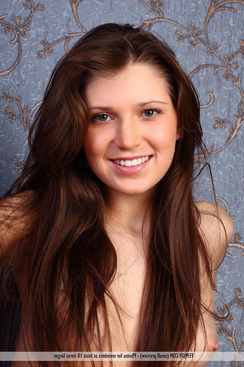 16P Pictures of an adorable brunette slut ready to fuck