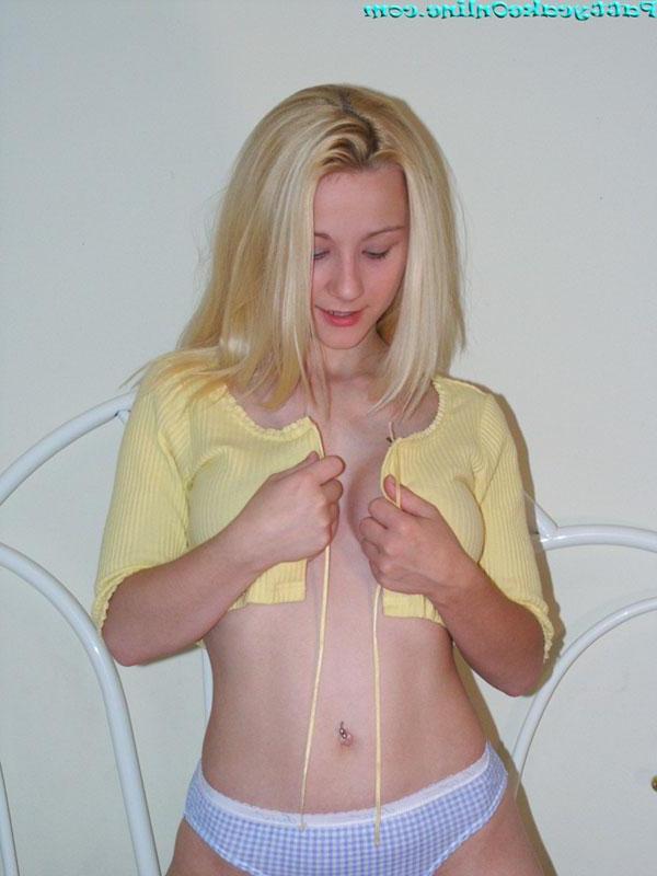 16P Pictures of Pattycake teasing in her panties