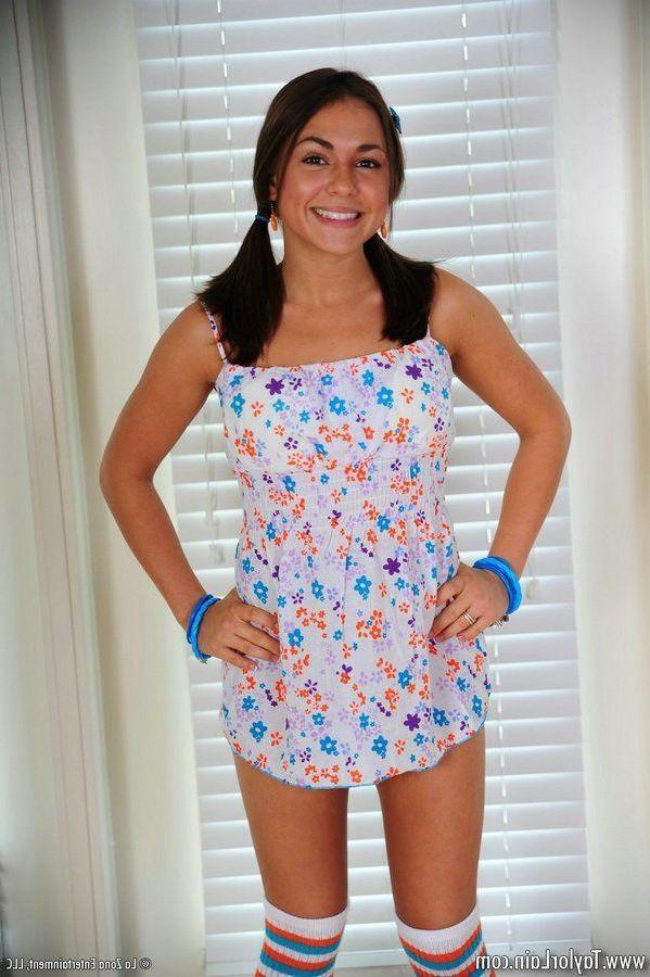 15P Pictures of teen Taylor Lain looking adorable in pigtails