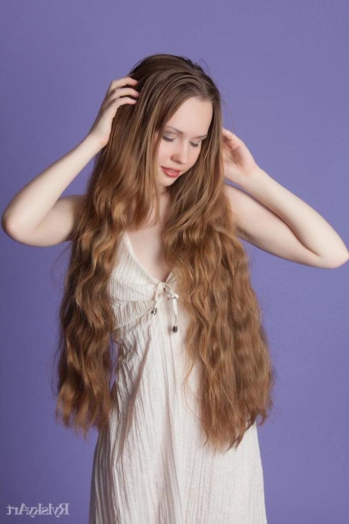 16P Rylsky captures the stunning and youthful Virginia with the pretty, adorable face, great smile, porcelain skin, and a petite figure that boasts of small but mouthwatering assets.
