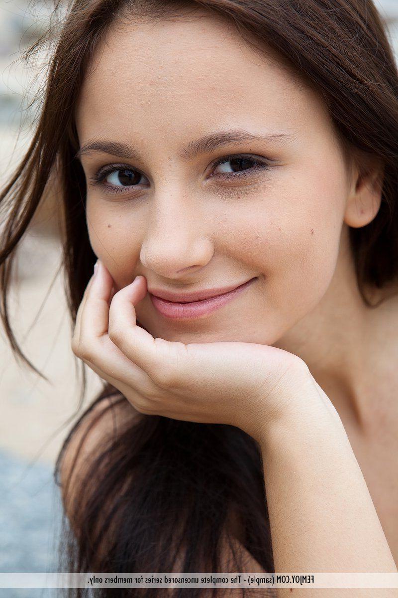 16P Pictures of an adorable teen naked on the beach
