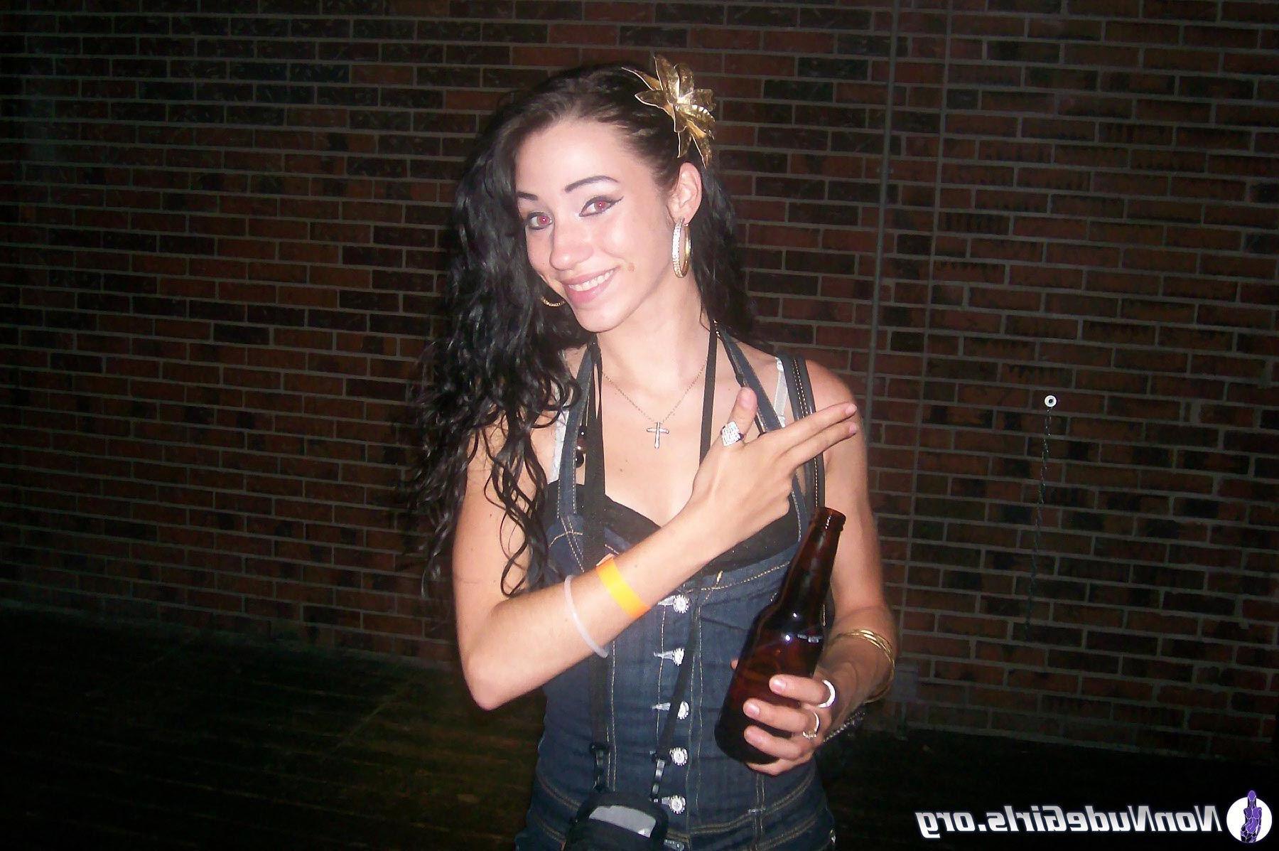 20P Pictures of adorable nonnude girls showing off