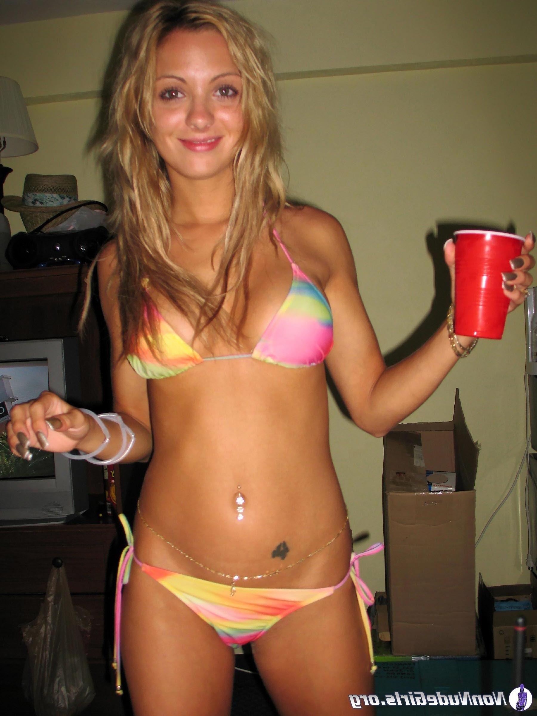 20P Pictures of adorable nonnude girls showing off