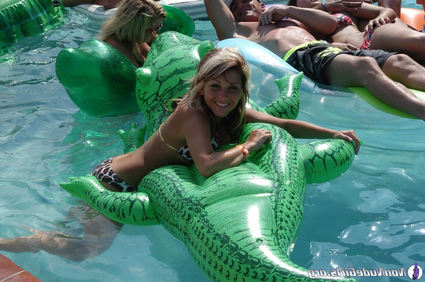 20P Pictures of adorable nonnude girls showing off