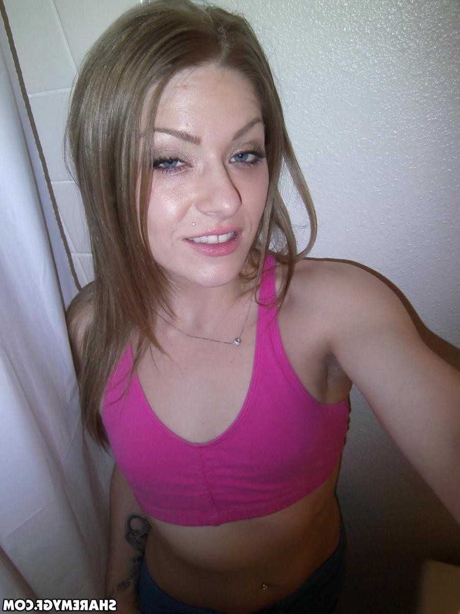 12P Cute teen girlfriend strips naked and takes selfshot pictures of her wet pink pussy