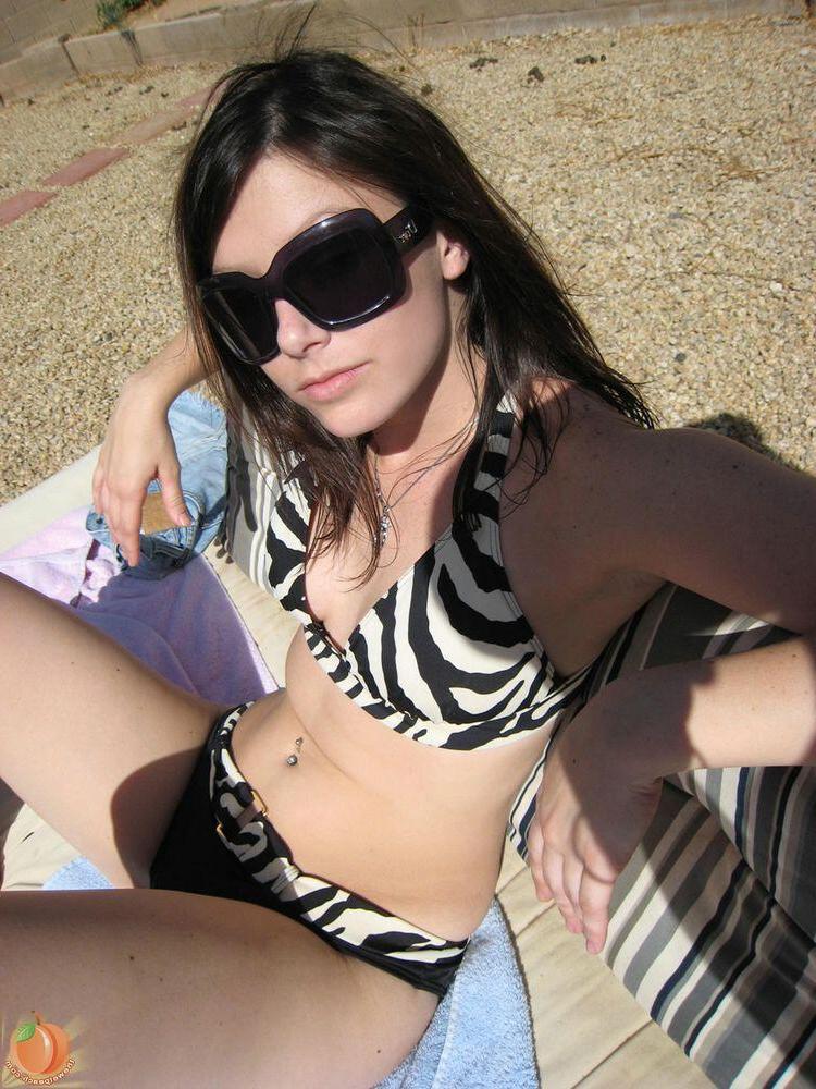16P Pictures of an adorable brunette teen in a bikini