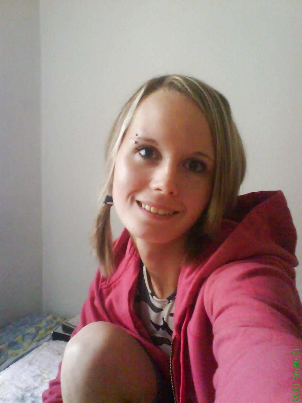 25P Adorable Slut From, SmutDates