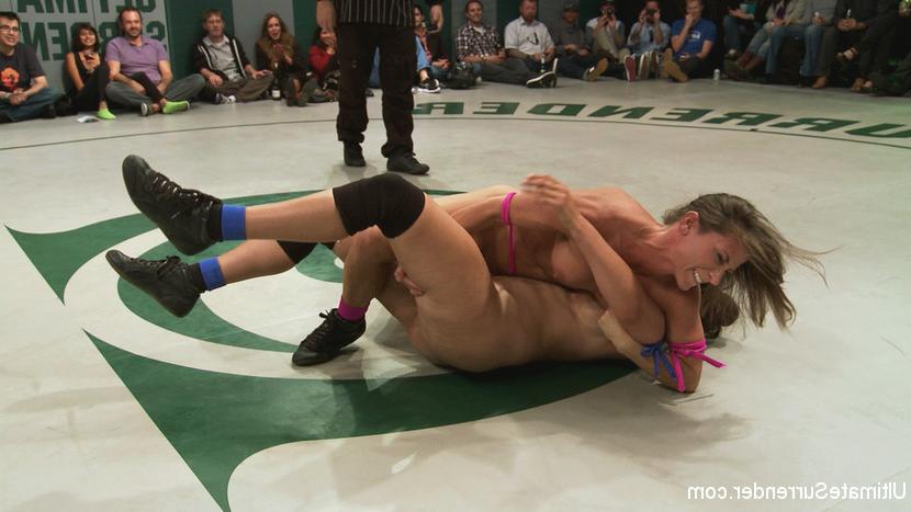 15P UltimateSurrender.com ist eine Wrestling-Reality-Show mit echten, nicht geschriebenen Inhalten
