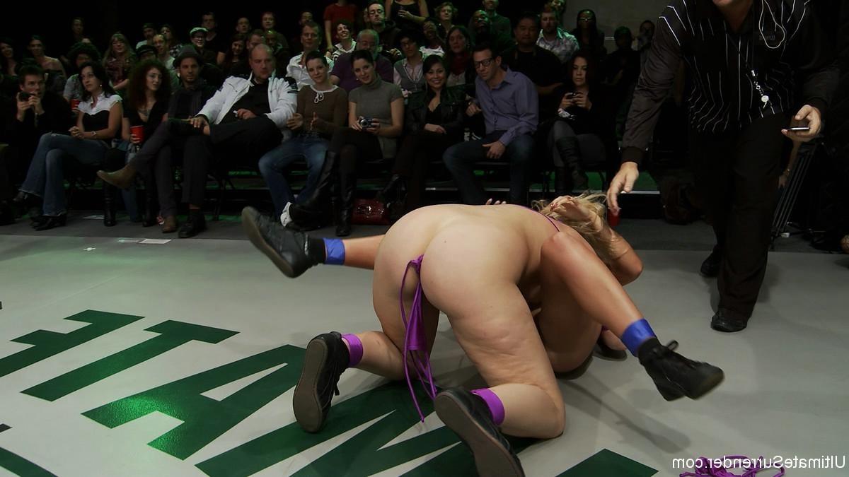 24P Princess Donna straps on and joins in as the Goddesses get a brutal fucking down