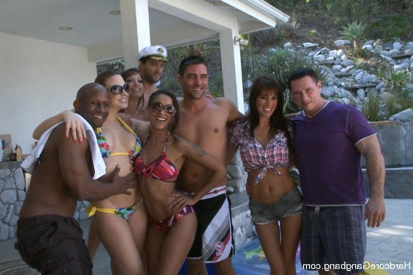 13P Nasty redhead Skin Diamond in a gang bang action with Chanel Preston and Princes