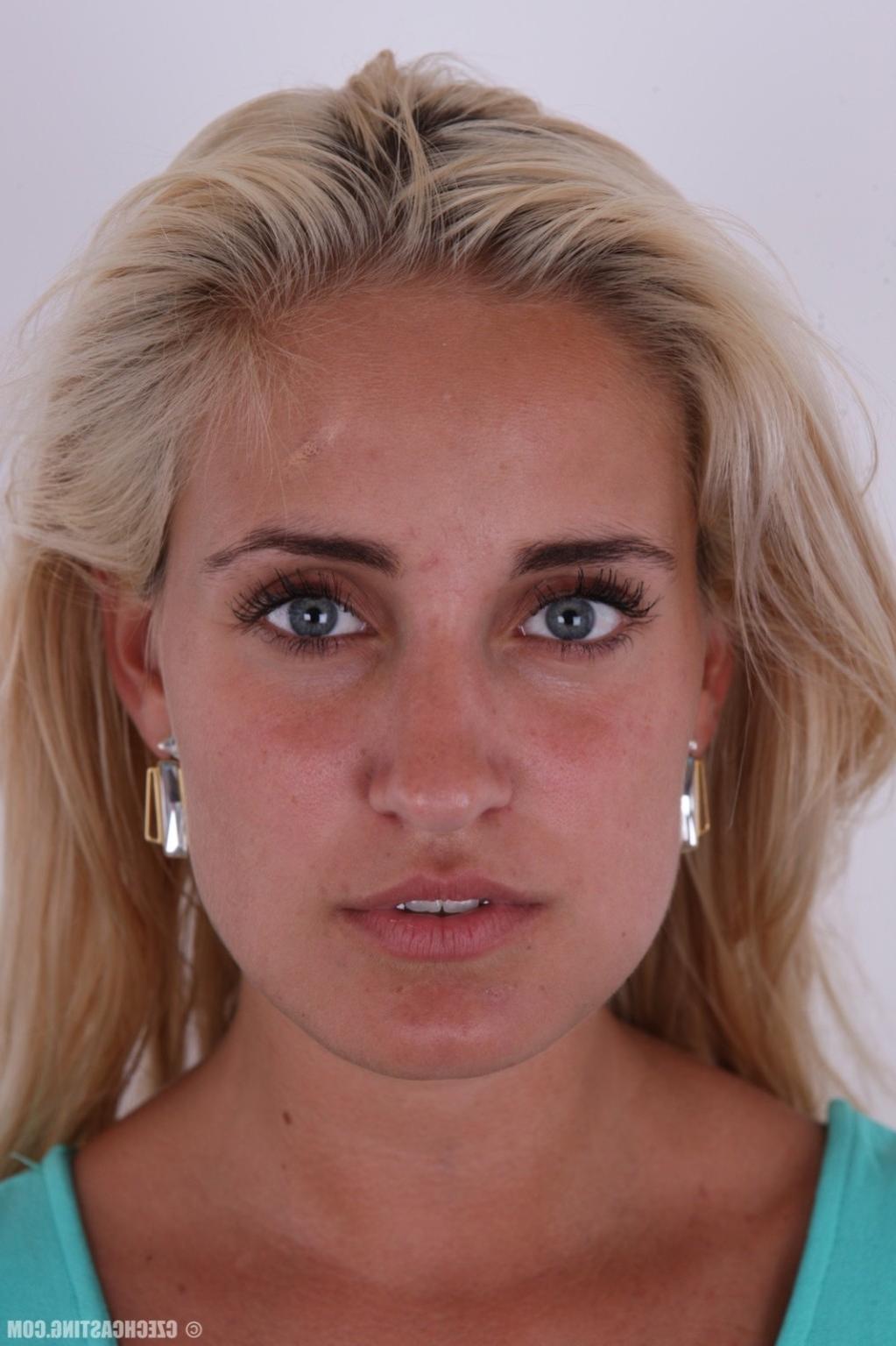 17P Adorable amateur blonde poses naked