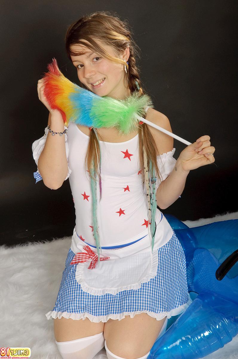 15P The adorable dress looks great on Emily 18 and ups her cute level another notch 
