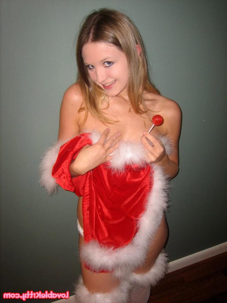 15P Lovable Kittys Naughty Christmas