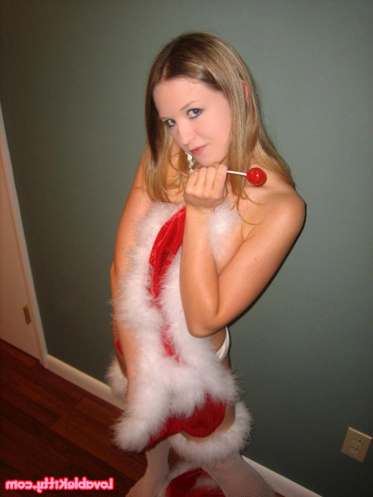 15P Lovable Kittys Naughty Christmas