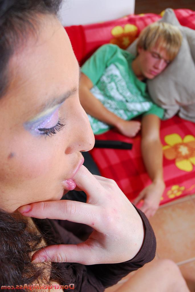 20P Hot in the tail girl wakes up her boy and undergoes raw anal abuse