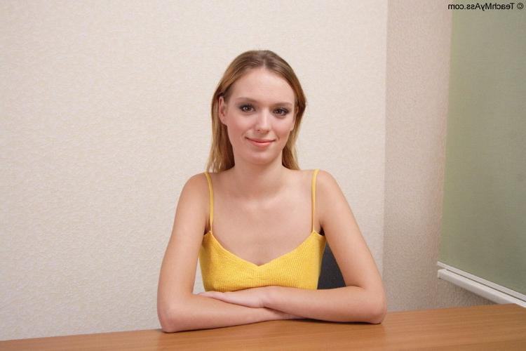 18P Lovely coed girl does her first anal hardcore lesson