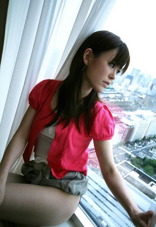 15P Lovely asian idol Himeno showing pussy and titties
