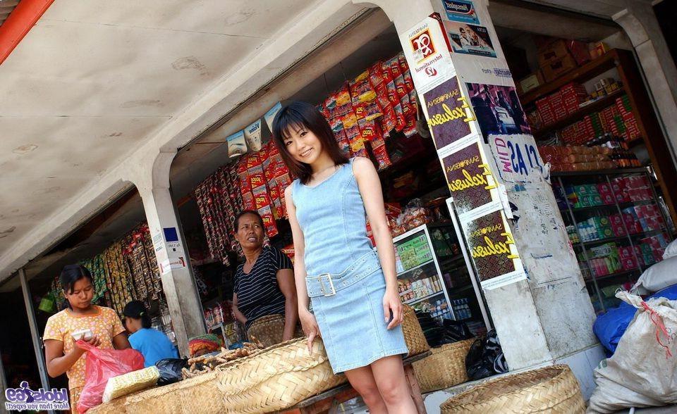 15P Saki Ninomiya  lovely japan teen shows hot ass and hairy pussy