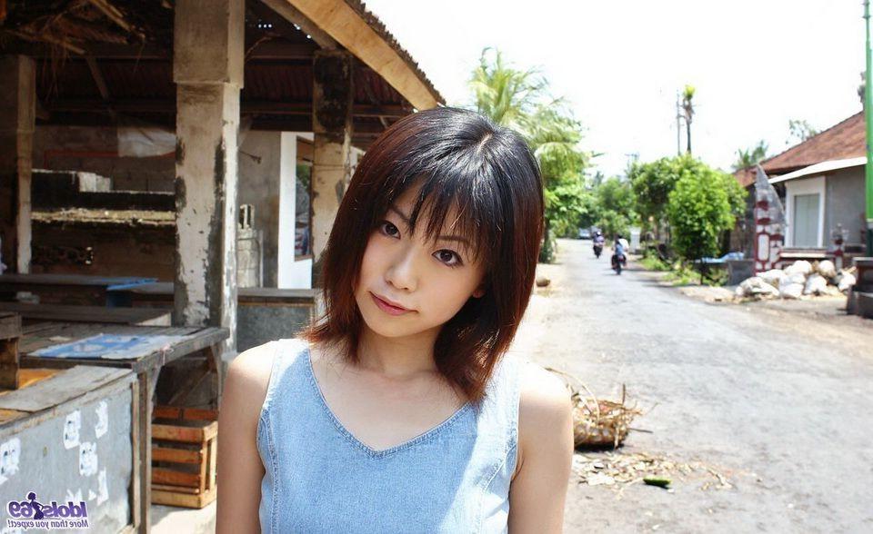15P Saki Ninomiya  lovely japan teen shows hot ass and hairy pussy