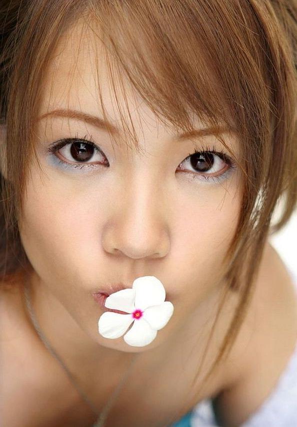 15P Lovely japanese teen Reika Shiina shows her perfect body