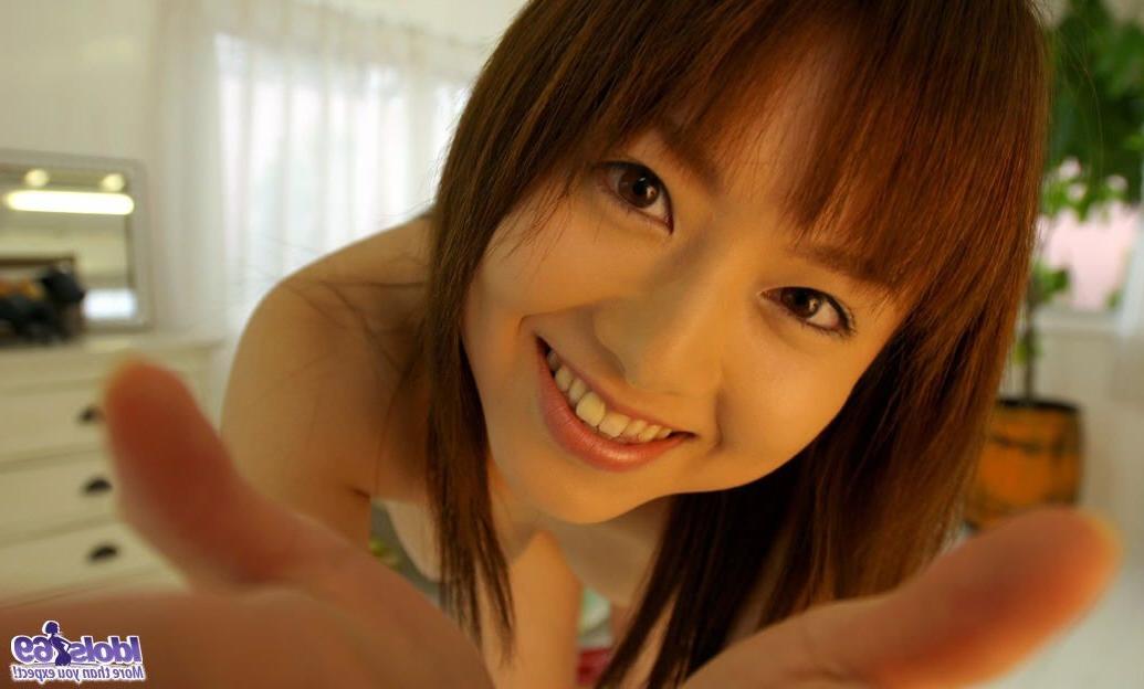 16P Adorable Asian babe shows her tits and ass