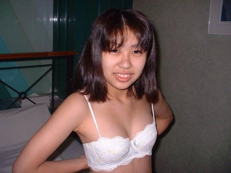 16P Adorable asian babe sucking huge black cock with passion
