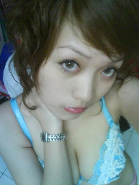 16P Adorable asian babe sucking huge black cock with passion