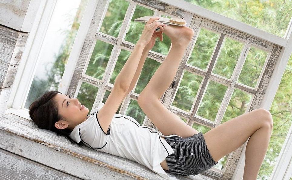 15P Takami Hou lovely asian teen is sexy and cute in lingerie